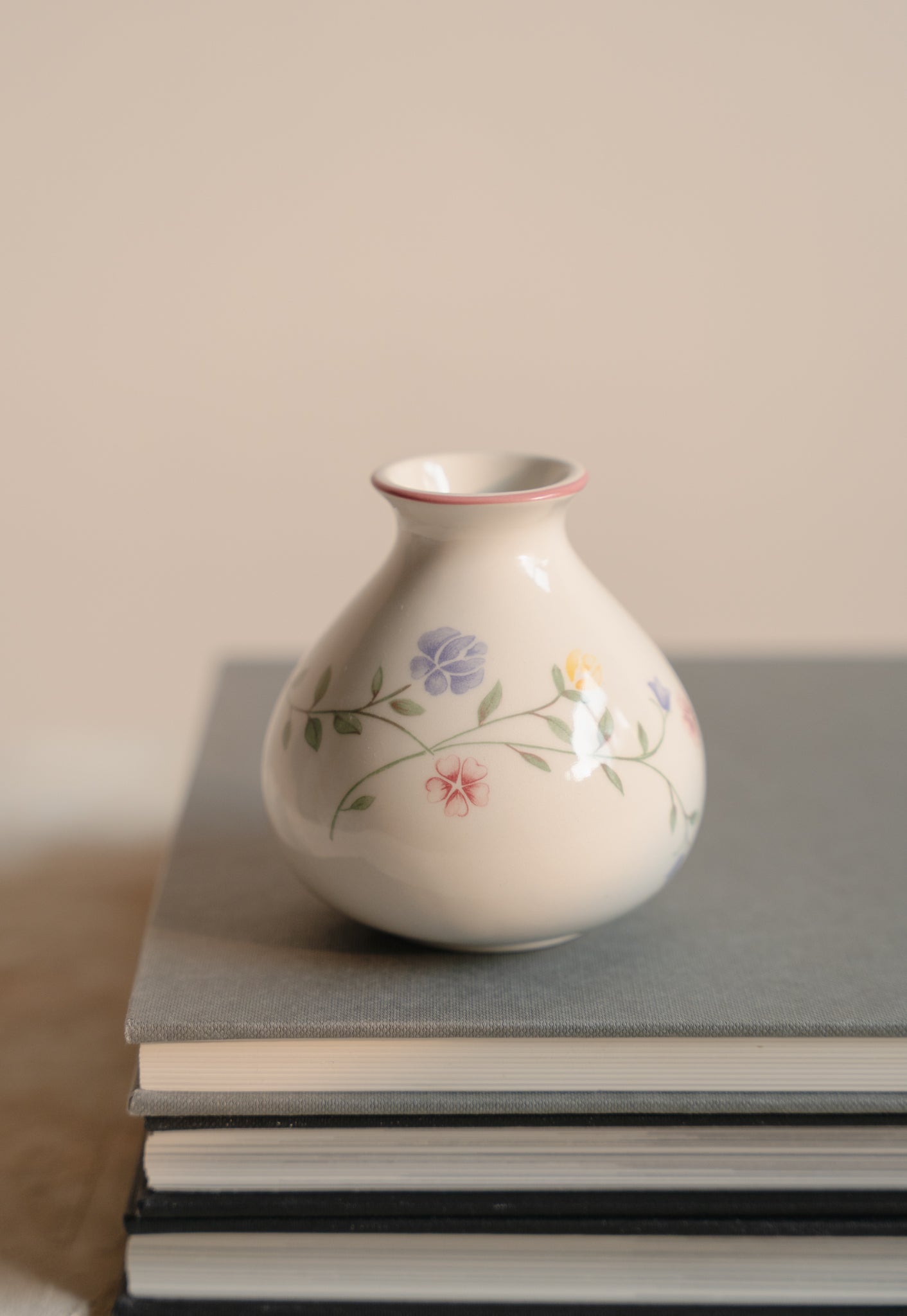 Johnson Brothers bud vase, vintage