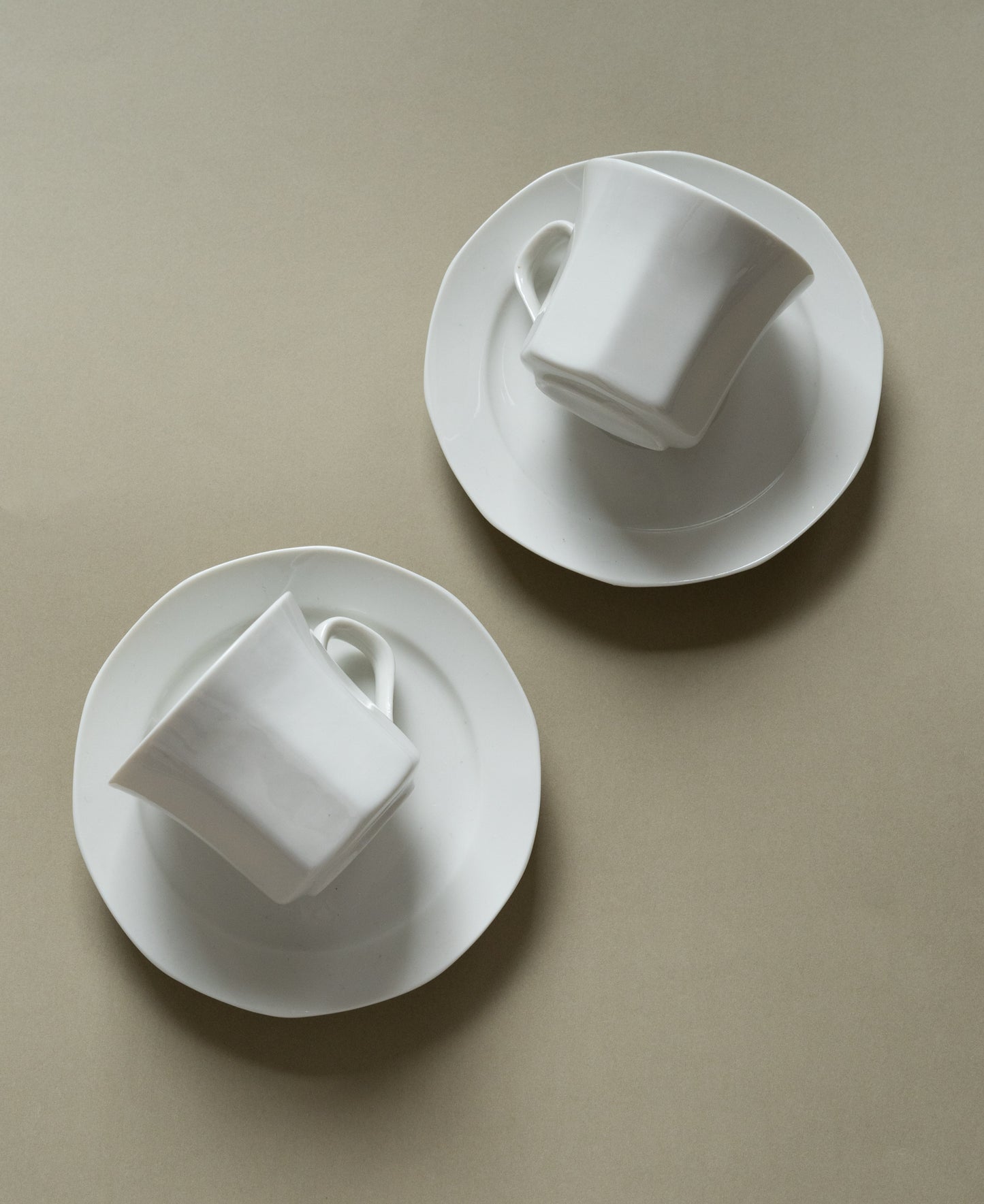 Tea cup with saucer - plain